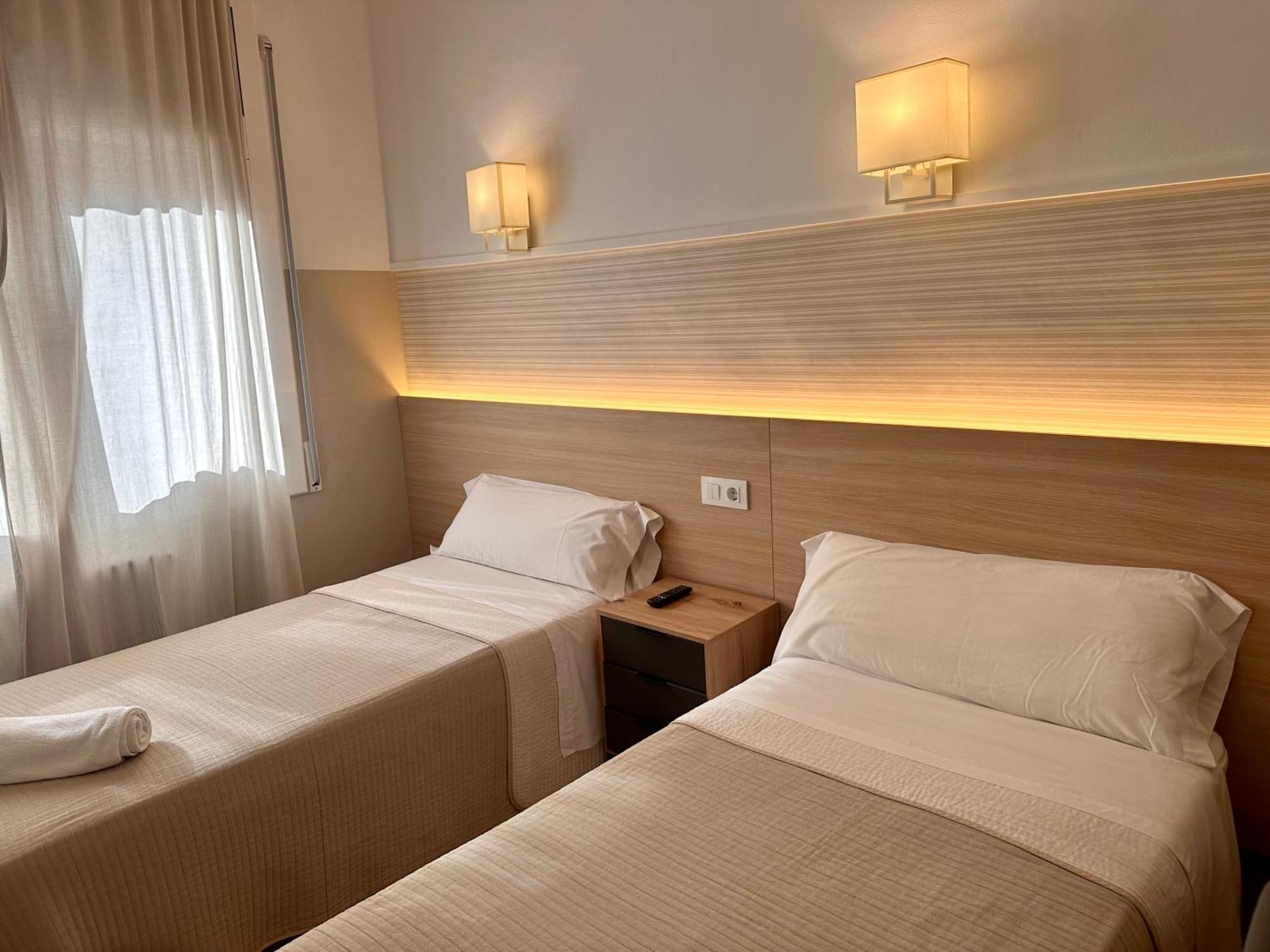 Fonda Can Setmanes Blanes Exterior foto